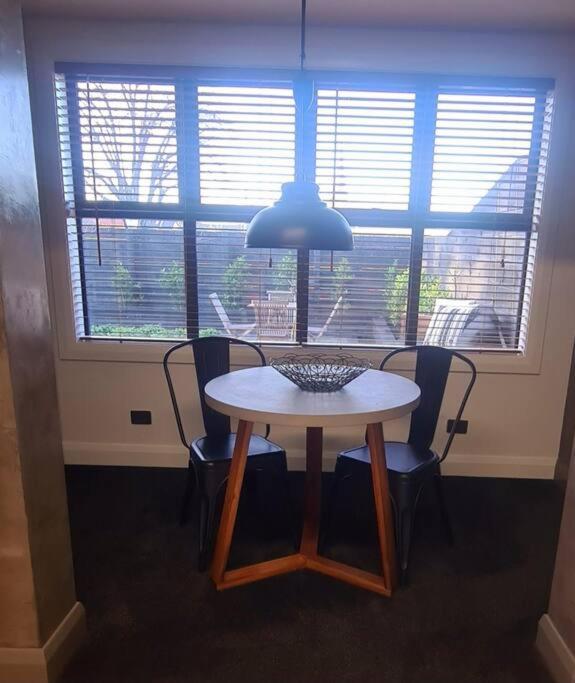 Apartment 5 - Haddin Court - Modern Loft Style ブレナム エクステリア 写真